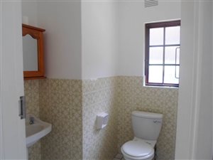 3 Bed House in Westbrook