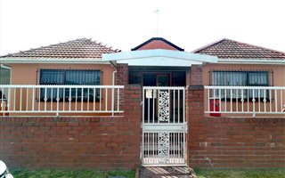 5 Bedroom House in Fairways