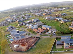 5 Bed House in Copperleaf