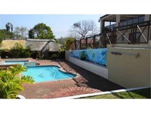 10 Bed House in Shelly Beach