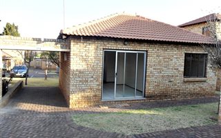 2 Bedroom Townhouse in Witpoortjie