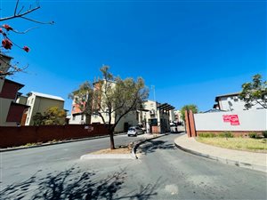 2 Bed Apartment in Erand Gardens