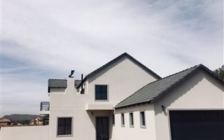 4 Bedroom House in Melodie