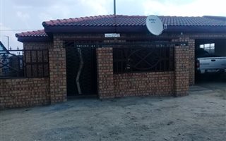 3 Bedroom House in Embalenhle