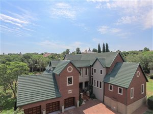 6 Bed House in Cornwall Hill