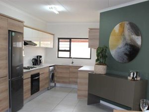 3 Bed Apartment in Waterfall Equestrian Estate