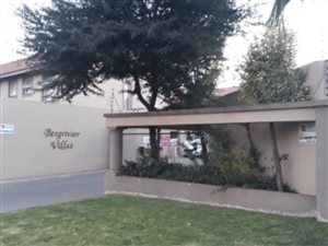 5 Bed Townhouse in Vanderbijlpark SE4