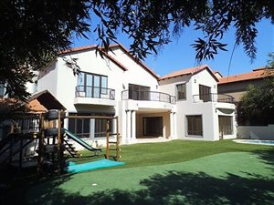 4 Bed House in Dainfern Valley