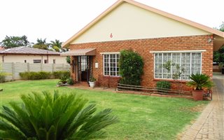 3 Bedroom House in Valhalla