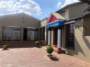 1092 m² Commercial space in Florida Park