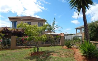 4 Bedroom Duet in Hartenbos Heuwels