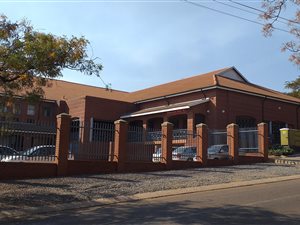 85 m² Commercial space in Monument Park