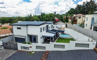 4 Bedroom House in Erasmuskloof