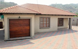 4 Bedroom House in Kanyamazane
