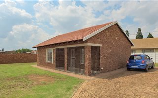 3 Bedroom House in Erasmus