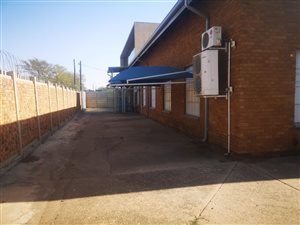2100 m² Industrial space in Hermanstad