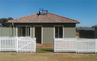 2 Bedroom House in Mahube Valley