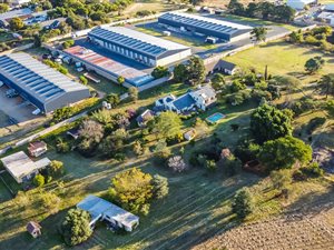 8.6 ha Farm in Rietfontein