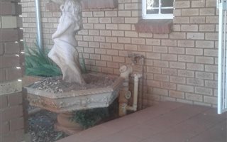 3 Bedroom House in Clubview