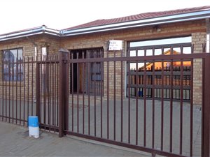 3 Bed House in Blomanda