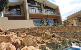 4 Bedroom House in Ontdekkers Park