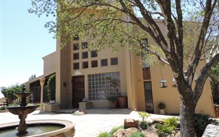 4 Bedroom House in Ontdekkers Park