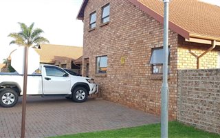 4 Bedroom Cluster in Bonaero Park