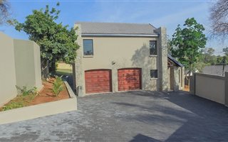 3 Bedroom House in Waterkloof Glen