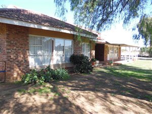 4 Bed House in Flamingo Park