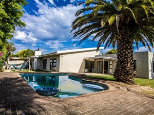 6 Bed House in Flamingo Vlei