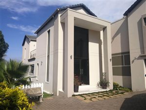 4 Bedroom Apartment in Woodmead