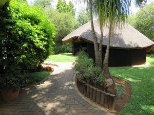 5 Bed House in Flora Gardens