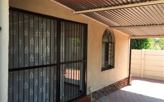 1 Bedroom Garden Cottage in Centurion CBD