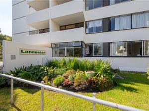 2 Bed Apartment in Claremont Upper