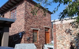 4 Bedroom House in Kensington