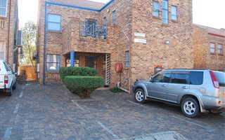 340 m² Office Space in Weltevreden Park