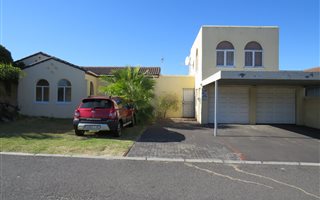 5 Bedroom House in Plattekloof Glen