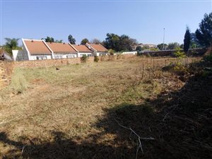 1160 m² Land available in Willow Park Manor