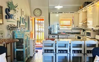 3 Bedroom Apartment in Boland Park