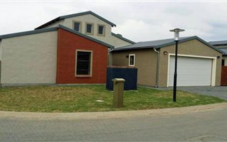 3 Bedroom House in Waterval East