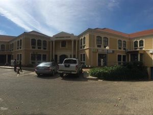 2000 m² Office Space in Bruma