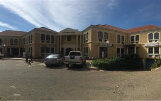 2000 m² Office Space in Bruma