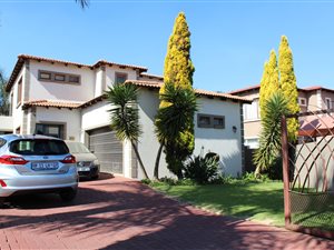 3 Bed House in Country View
