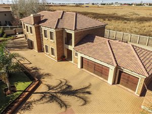 4 Bed House in Midstream Estate