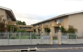 3 Bedroom Apartment in Parow Valley