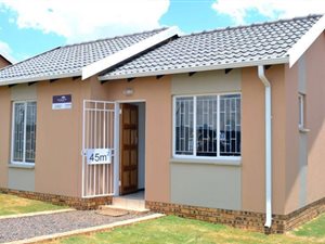 2 Bed House in Protea Glen