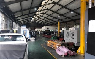 1075 m² Industrial space in Wadeville