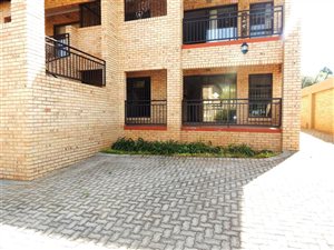2 Bedroom Apartment in Monument