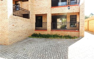 2 Bedroom Apartment in Monument