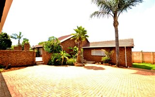 3 Bedroom House in Pierre van Ryneveld